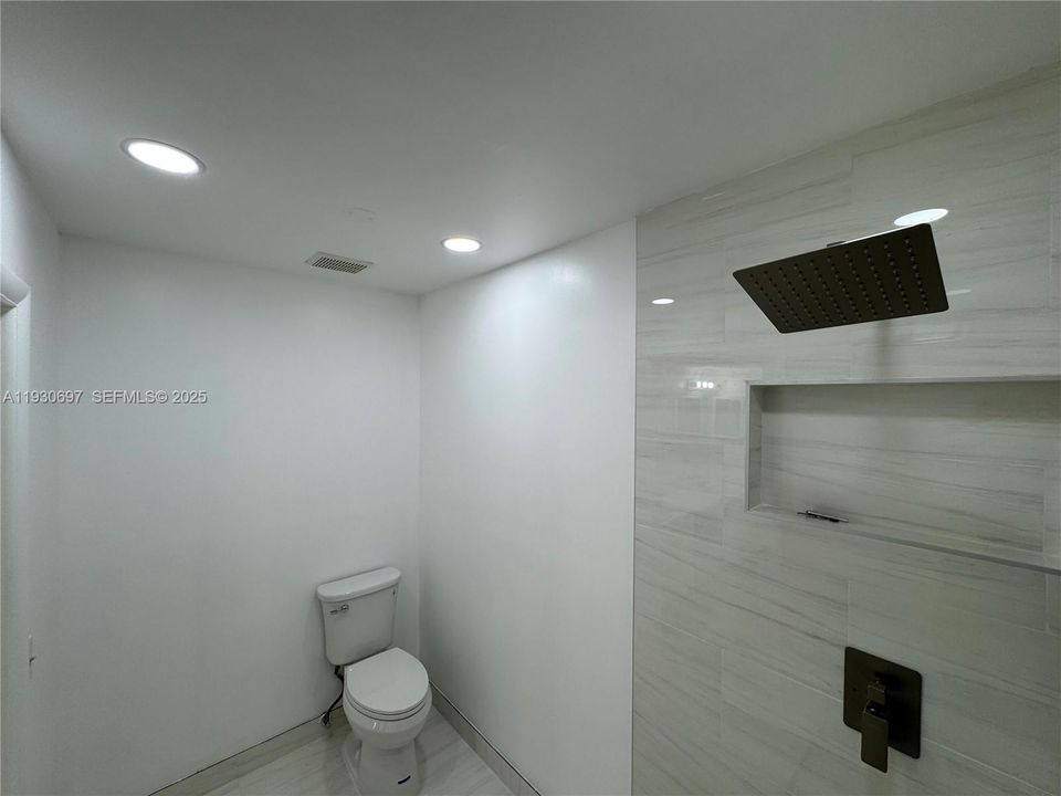 For Rent: $2,690 (2 beds, 2 baths, 1010 Square Feet)