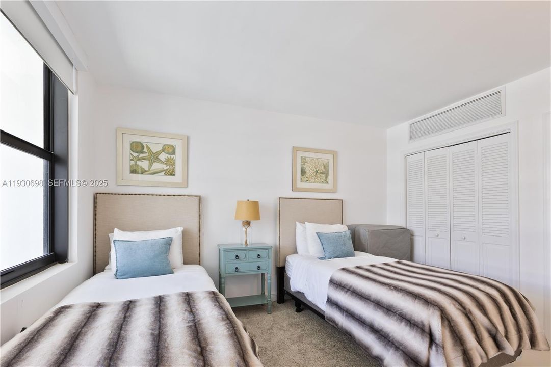 出租: $7,000 (2 贝兹, 2 浴室, 1388 平方英尺)