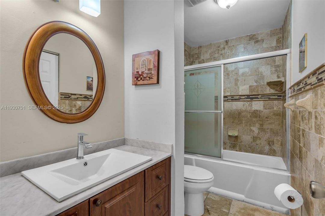 На продажу: $265,000 (2 спален, 2 ванн, 1100 Квадратных фут)