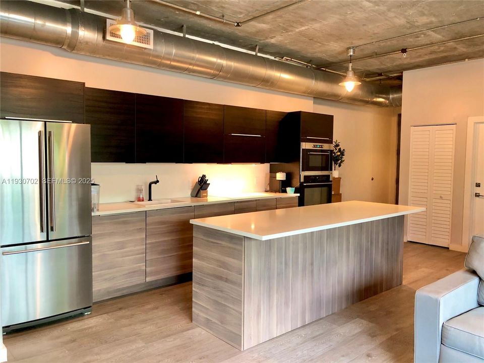 В аренду: $5,000 (2 спален, 2 ванн, 1014 Квадратных фут)