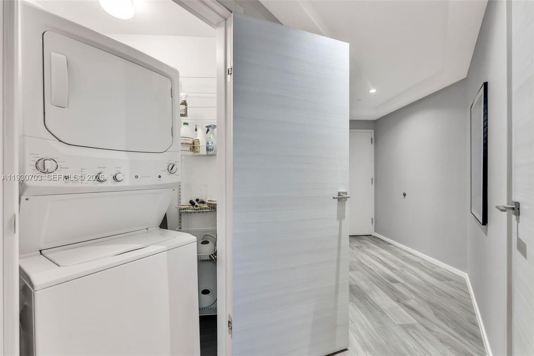 For Rent: $8,000 (2 beds, 2 baths, 1152 Square Feet)