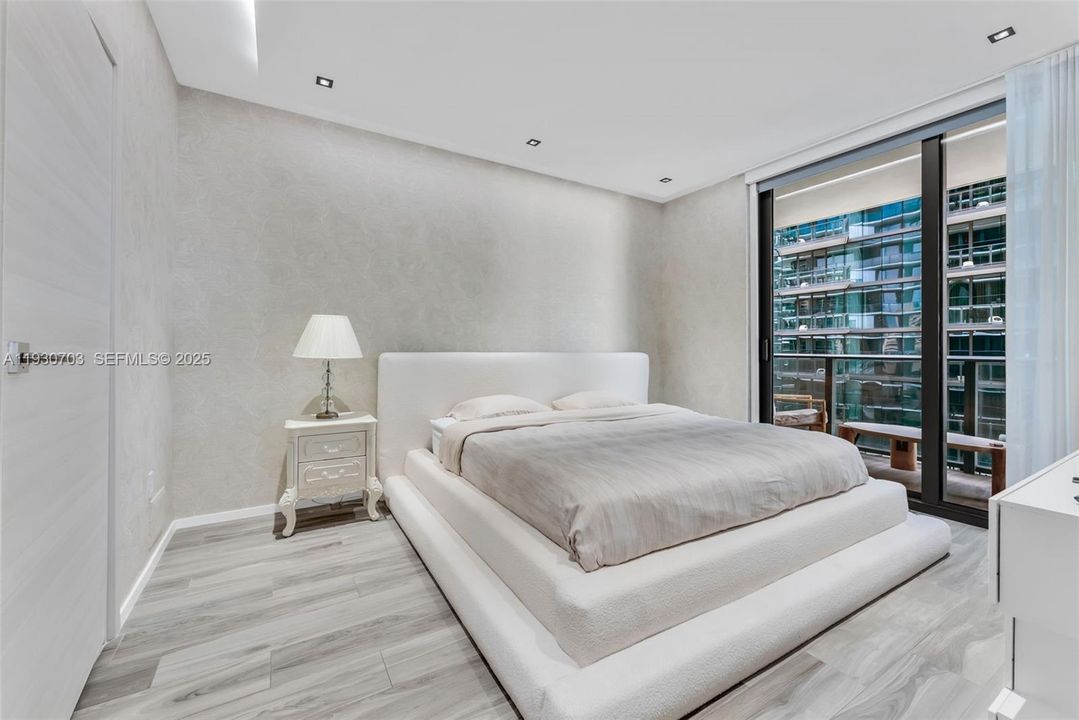 For Rent: $8,000 (2 beds, 2 baths, 1152 Square Feet)