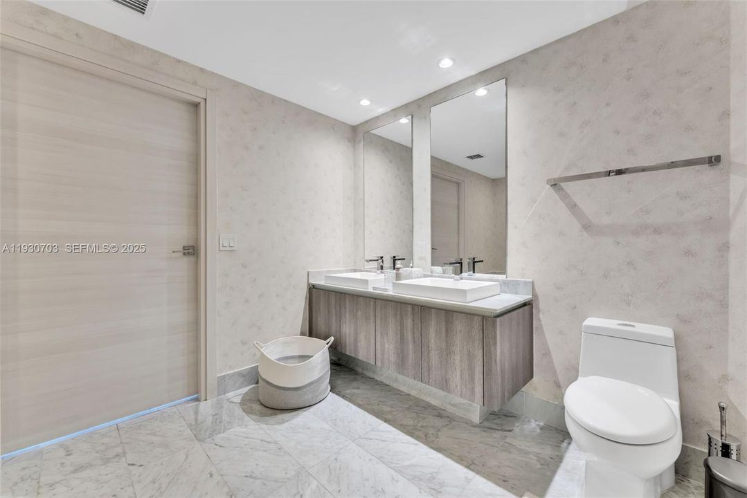 For Rent: $8,000 (2 beds, 2 baths, 1152 Square Feet)