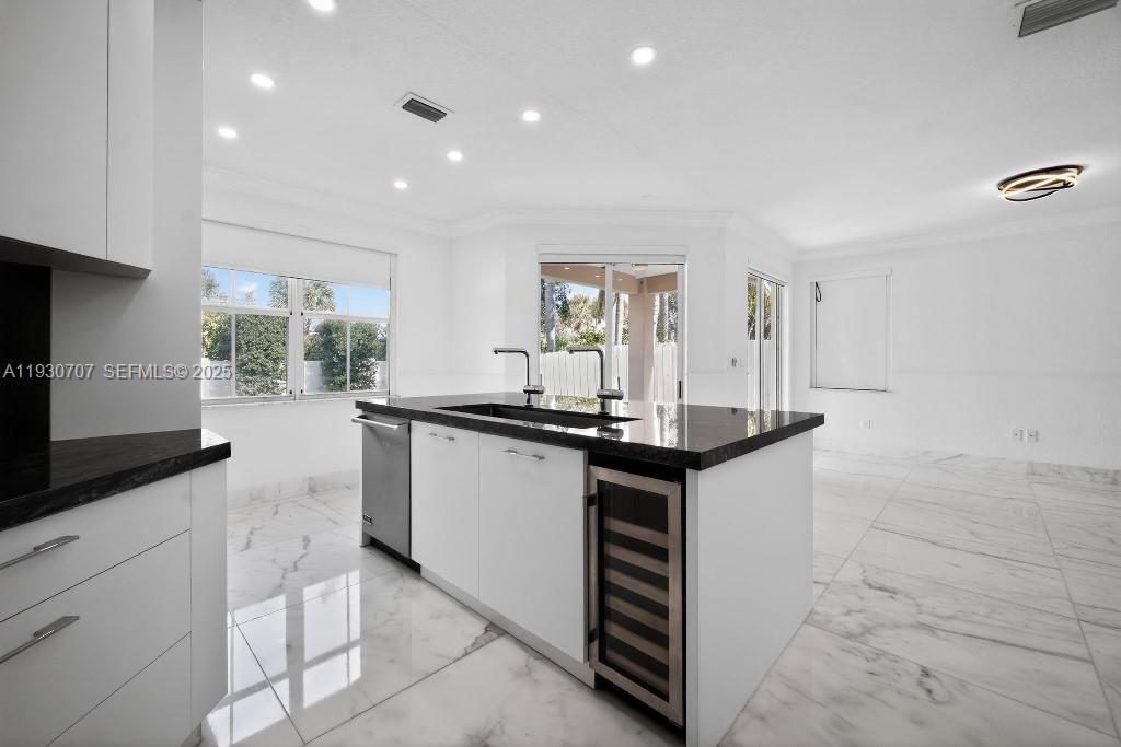 For Sale: $1,088,000 (4 beds, 3 baths, 2144 Square Feet)