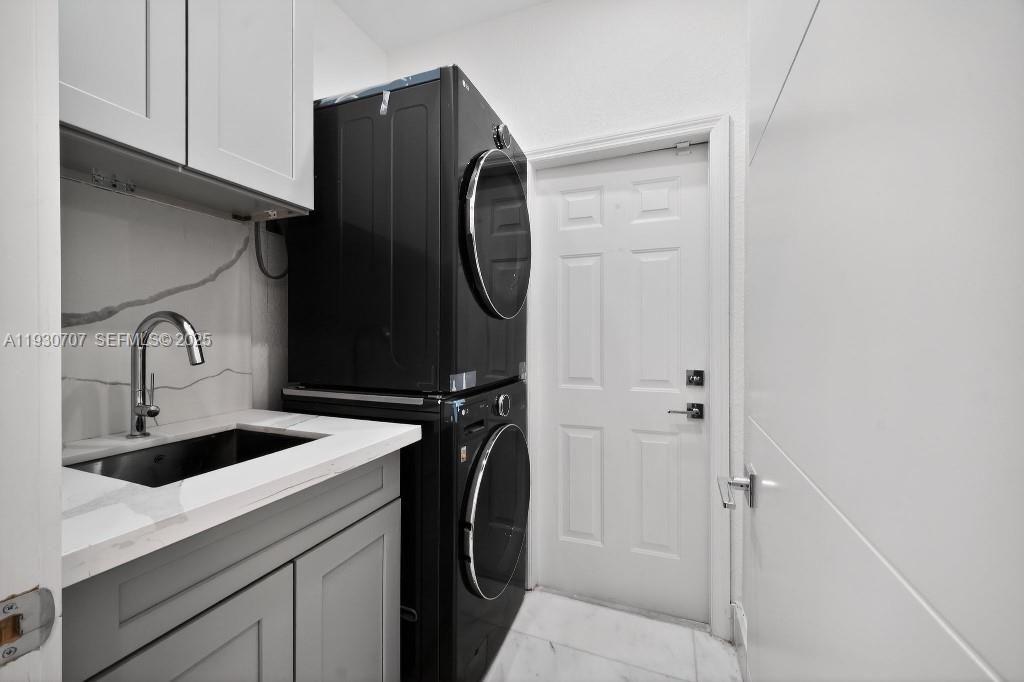 For Sale: $1,088,000 (4 beds, 3 baths, 2144 Square Feet)