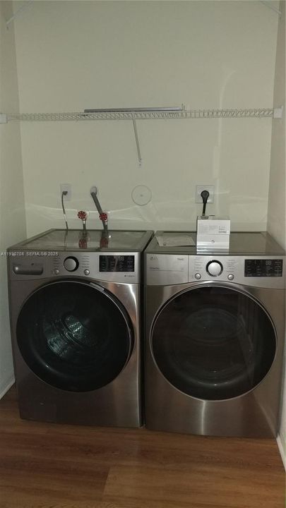 На продажу: $279,000 (2 спален, 2 ванн, 1431 Квадратных фут)