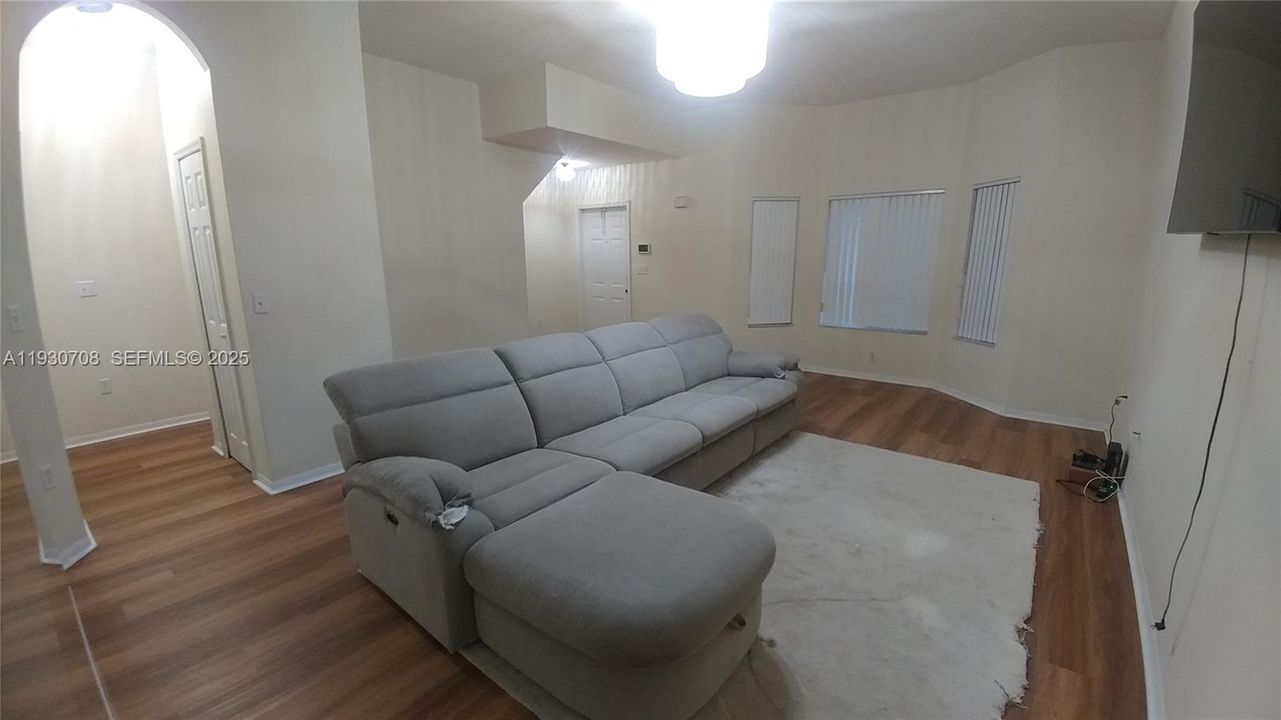 На продажу: $279,000 (2 спален, 2 ванн, 1431 Квадратных фут)