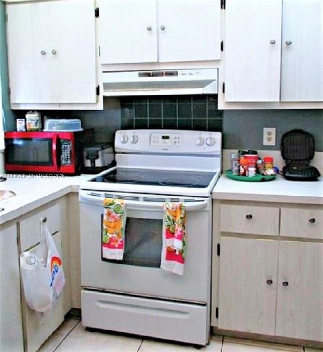 На продажу: $120,000 (1 спален, 1 ванн, 755 Квадратных фут)