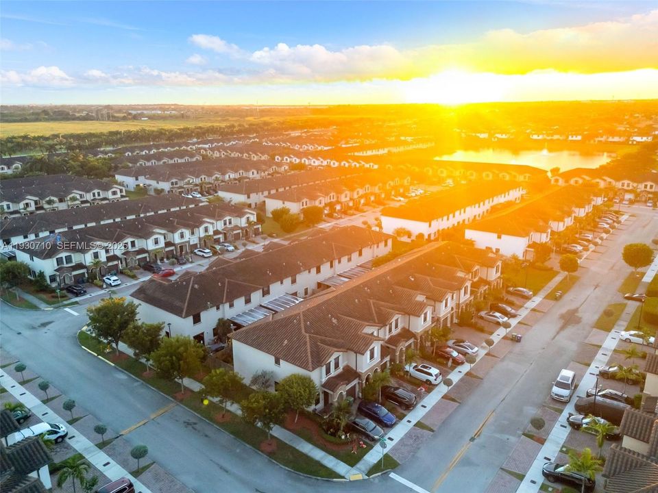 待售: $450,000 (3 贝兹, 3 浴室, 1870 平方英尺)