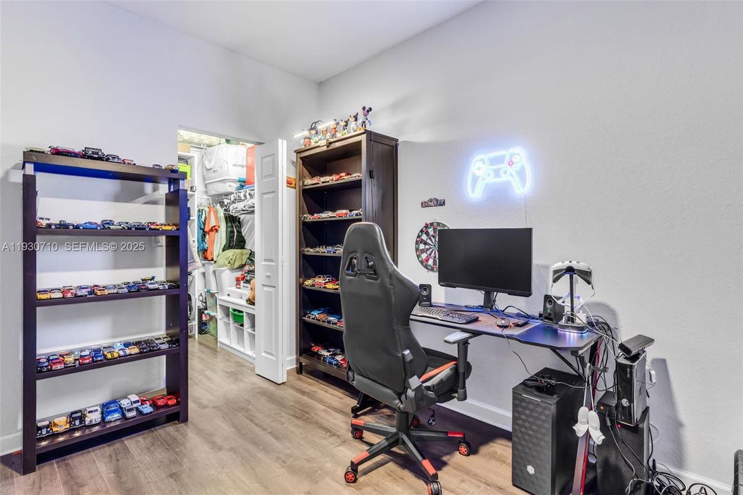 待售: $450,000 (3 贝兹, 3 浴室, 1870 平方英尺)