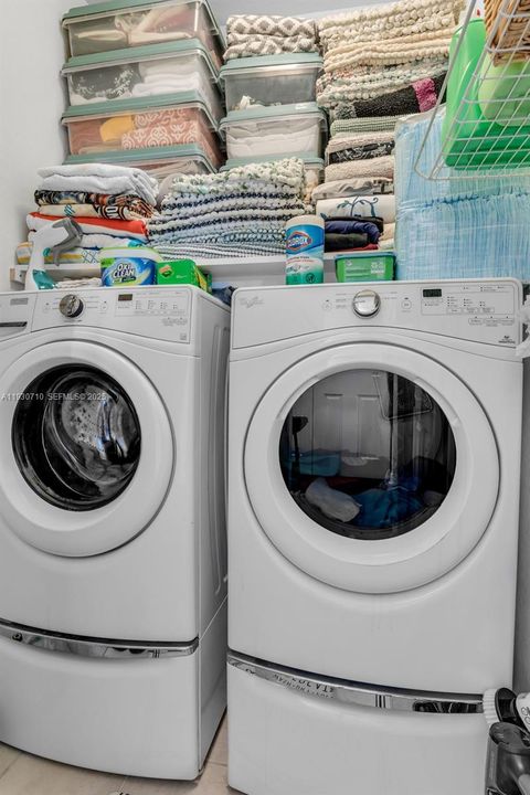 待售: $450,000 (3 贝兹, 3 浴室, 1870 平方英尺)