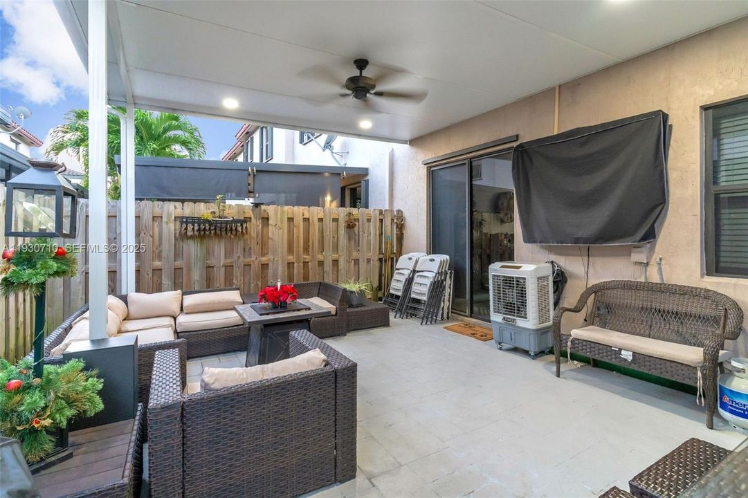 待售: $450,000 (3 贝兹, 3 浴室, 1870 平方英尺)