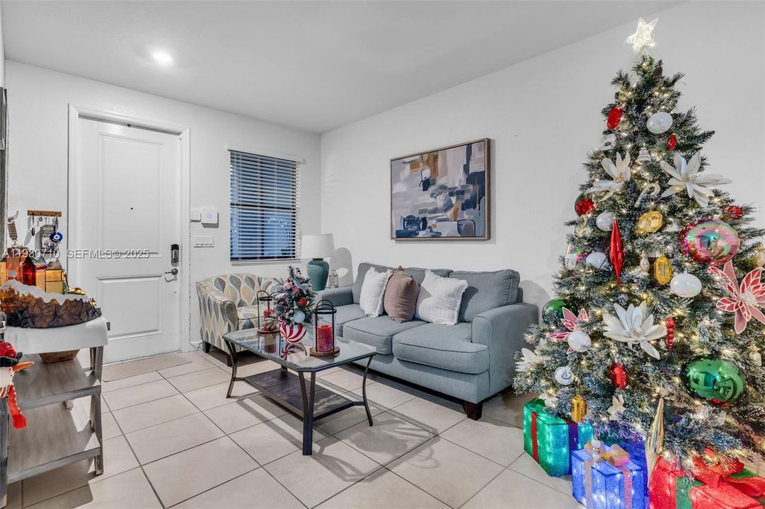 待售: $450,000 (3 贝兹, 3 浴室, 1870 平方英尺)