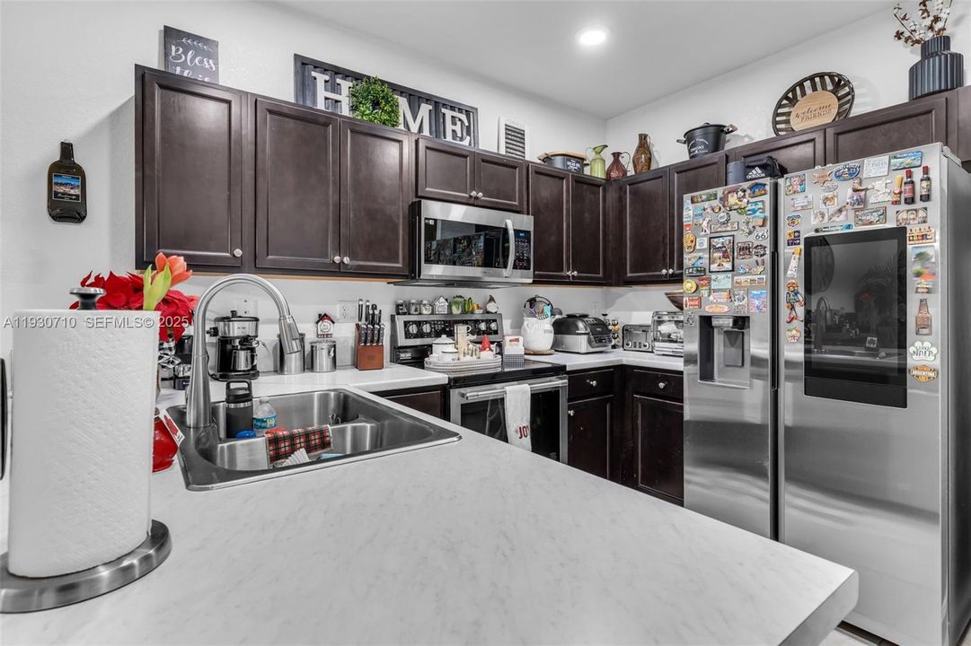 待售: $450,000 (3 贝兹, 3 浴室, 1870 平方英尺)