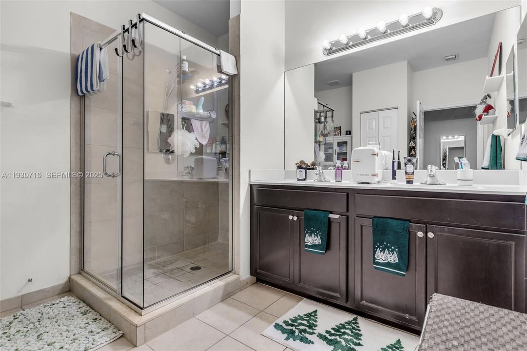 待售: $450,000 (3 贝兹, 3 浴室, 1870 平方英尺)