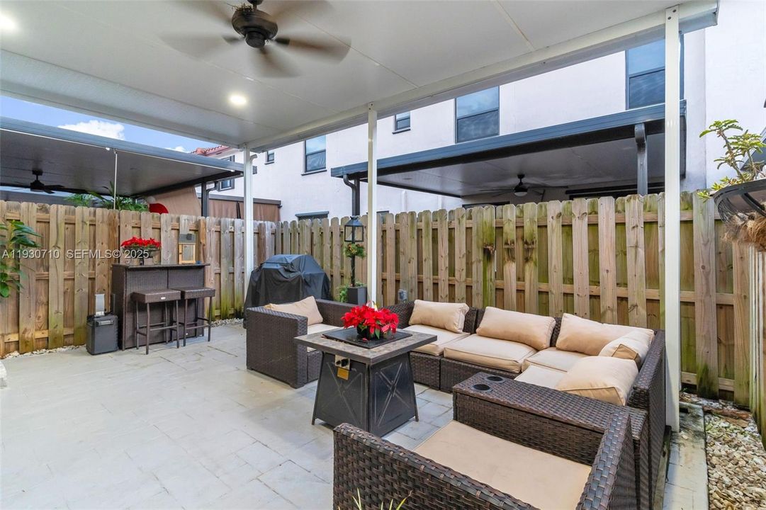 待售: $450,000 (3 贝兹, 3 浴室, 1870 平方英尺)