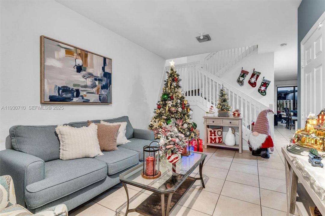 待售: $450,000 (3 贝兹, 3 浴室, 1870 平方英尺)