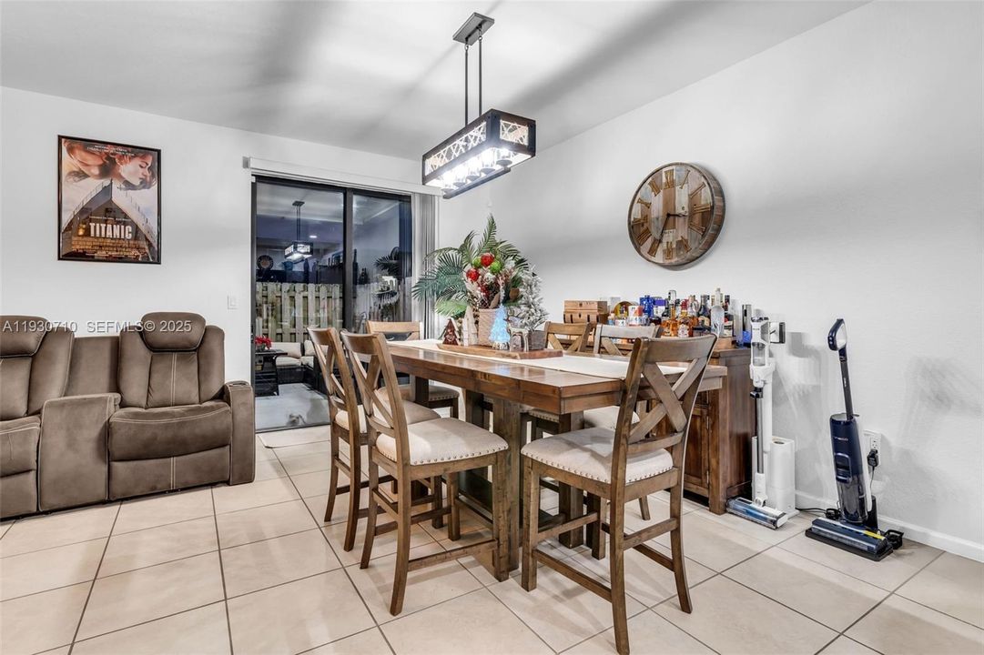 待售: $450,000 (3 贝兹, 3 浴室, 1870 平方英尺)