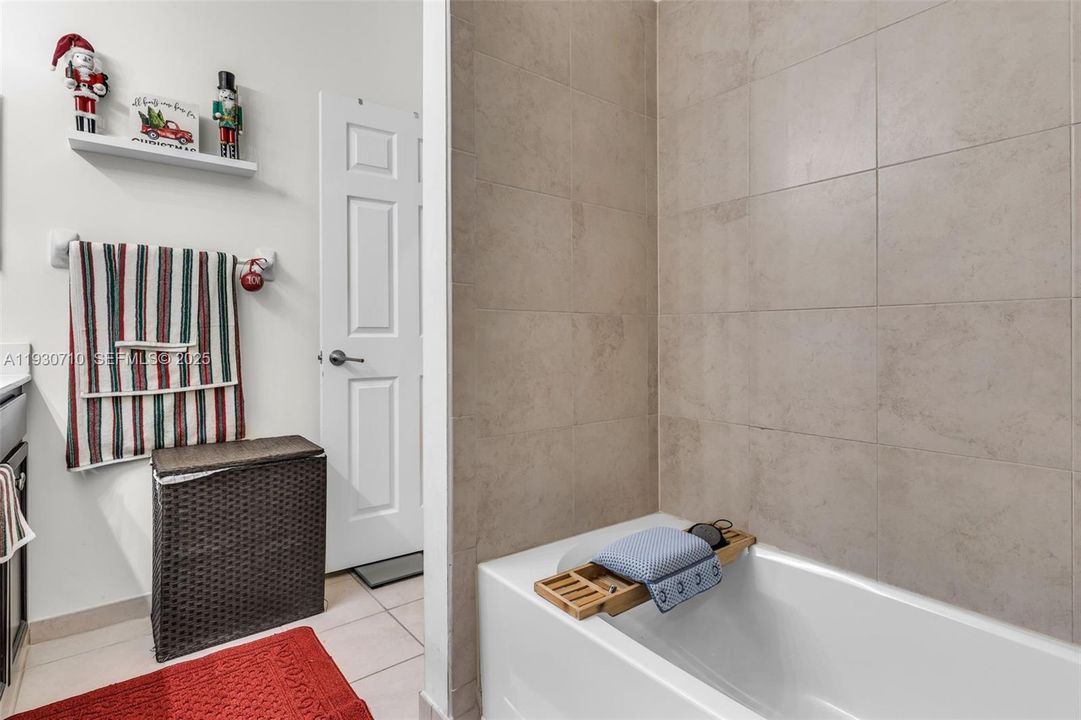 待售: $450,000 (3 贝兹, 3 浴室, 1870 平方英尺)