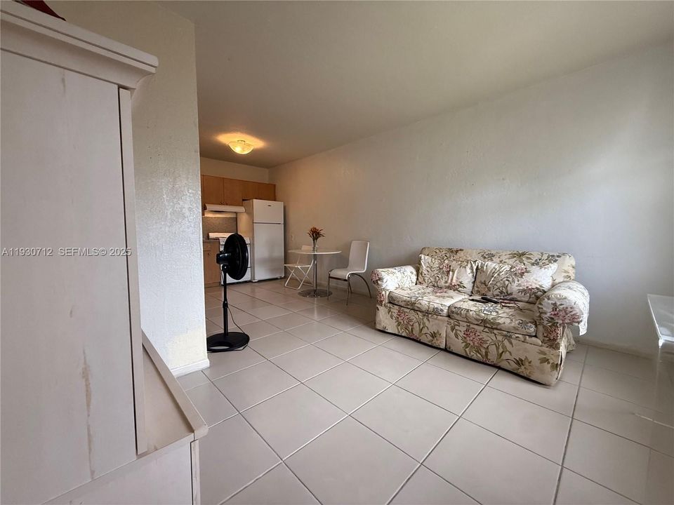 For Rent: $1,750 (2 beds, 1 baths, 591 Square Feet)