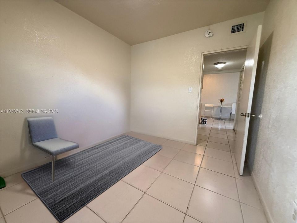 For Rent: $1,750 (2 beds, 1 baths, 591 Square Feet)