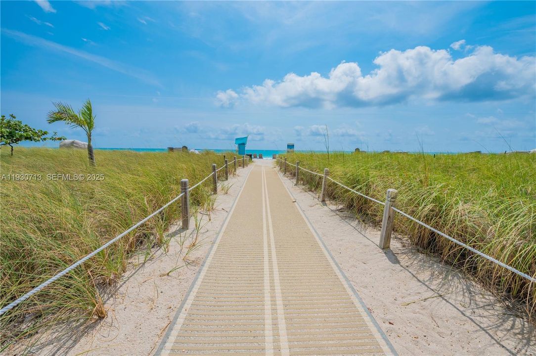 For Rent: $6,300 (3 beds, 3 baths, 1986 Square Feet)