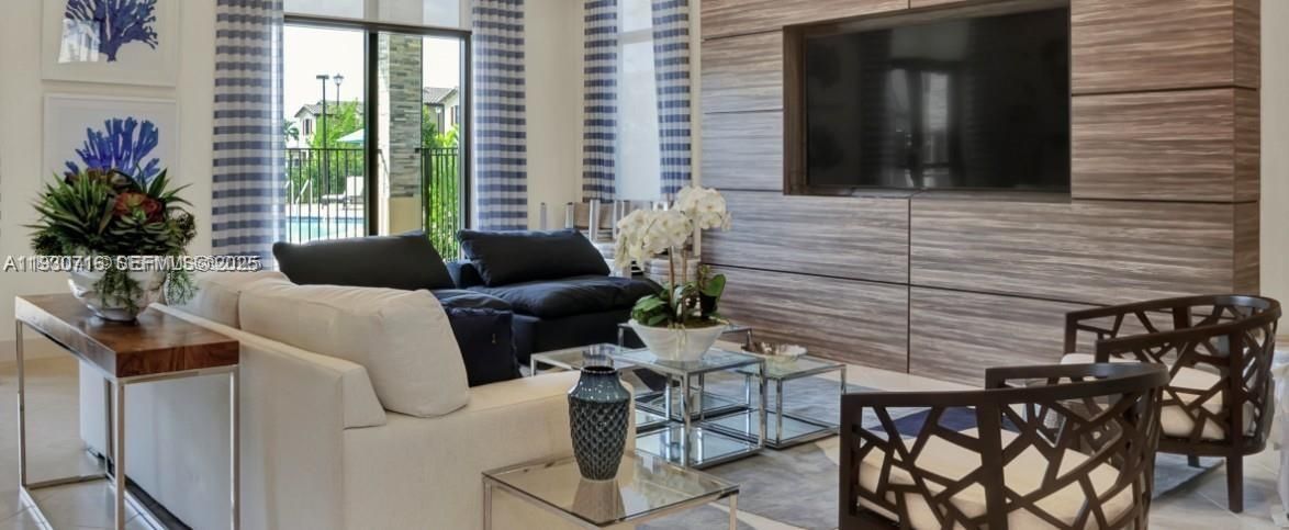 For Rent: $2,500 (3 beds, 2 baths, 1544 Square Feet)