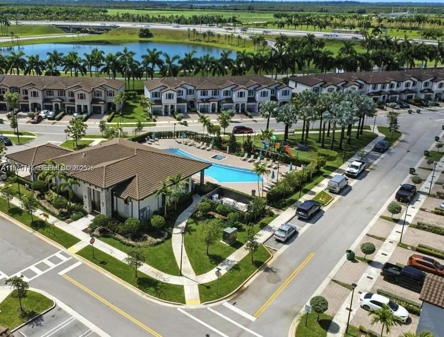 For Rent: $2,500 (3 beds, 2 baths, 1544 Square Feet)