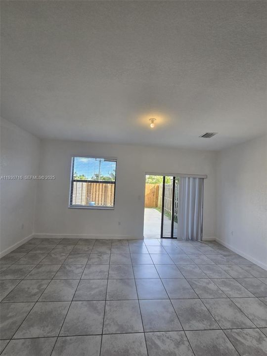 For Rent: $2,500 (3 beds, 2 baths, 1544 Square Feet)