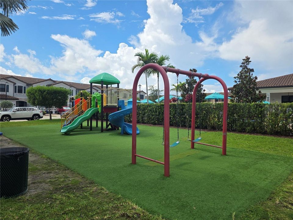 For Rent: $2,500 (3 beds, 2 baths, 1544 Square Feet)