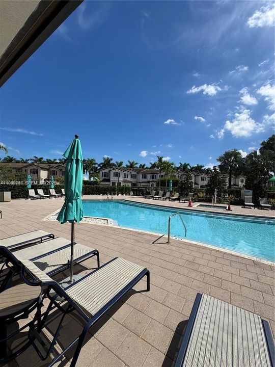 For Rent: $2,500 (3 beds, 2 baths, 1544 Square Feet)