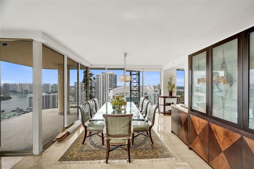 待售: $779,000 (3 贝兹, 2 浴室, 1990 平方英尺)