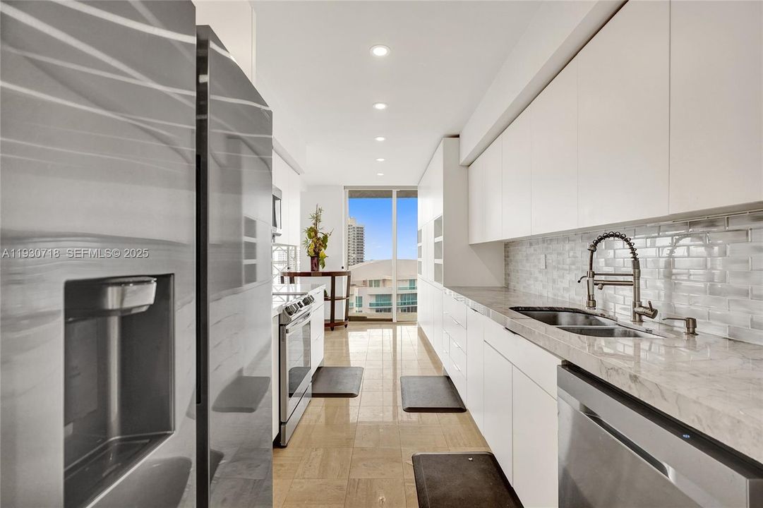 待售: $779,000 (3 贝兹, 2 浴室, 1990 平方英尺)