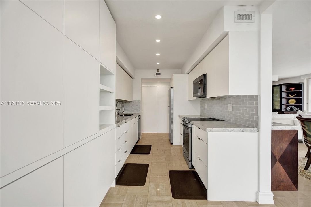 待售: $779,000 (3 贝兹, 2 浴室, 1990 平方英尺)