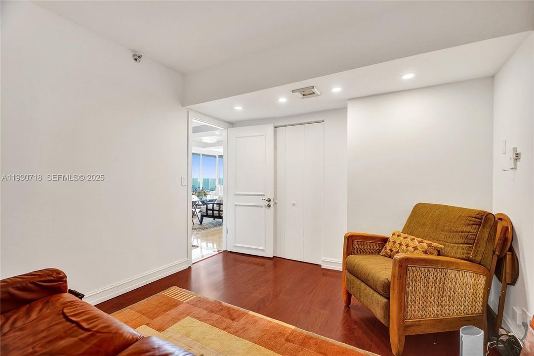 待售: $779,000 (3 贝兹, 2 浴室, 1990 平方英尺)