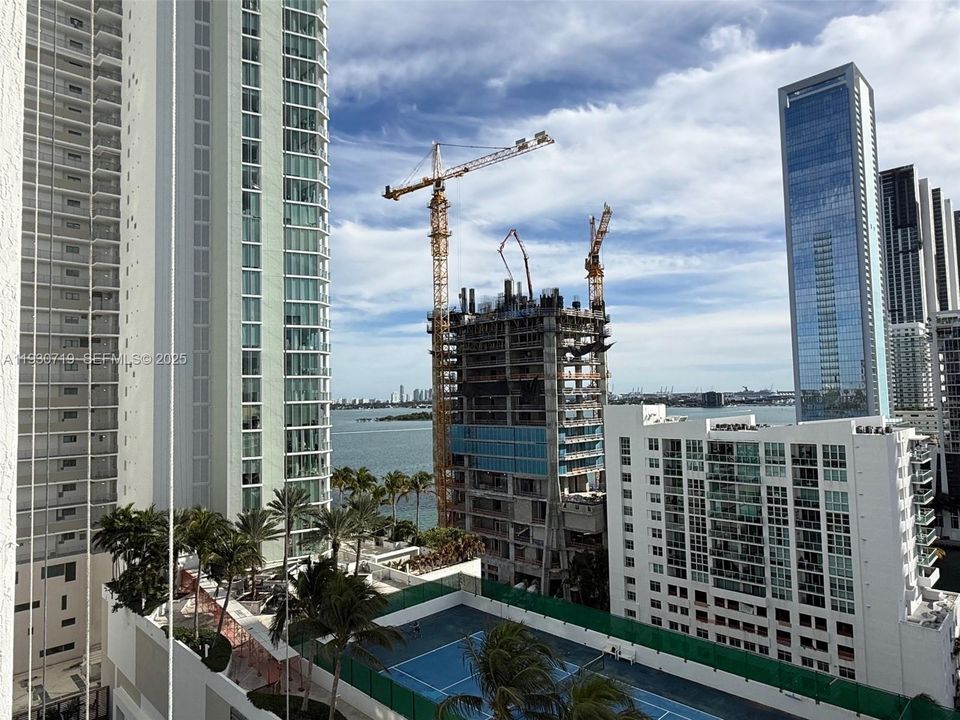 For Rent: $4,200 (2 beds, 2 baths, 1007 Square Feet)