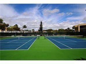 (4) TENNIS COURTS IN HORIZONS
