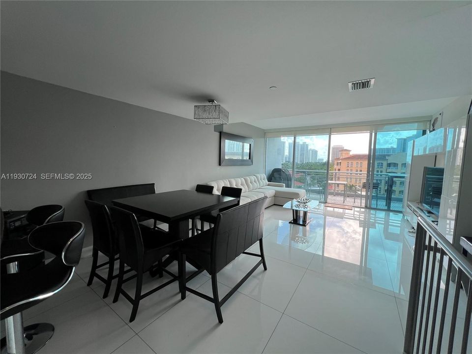 En Renta: $6,700 (3 camas, 3 baños, 1869 Pies cuadrados)