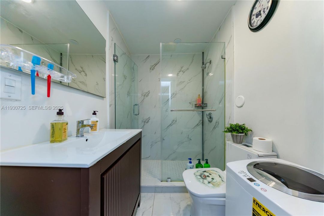 На продажу: $699,999 (4 спален, 4 ванн, 1824 Квадратных фут)