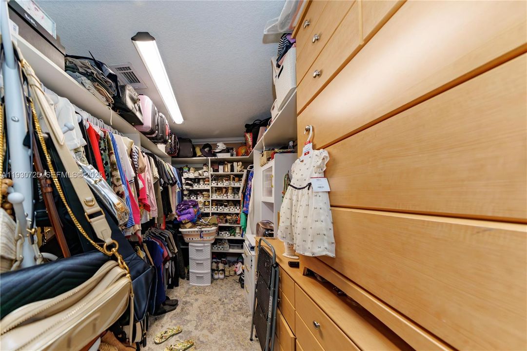 На продажу: $699,999 (4 спален, 4 ванн, 1824 Квадратных фут)