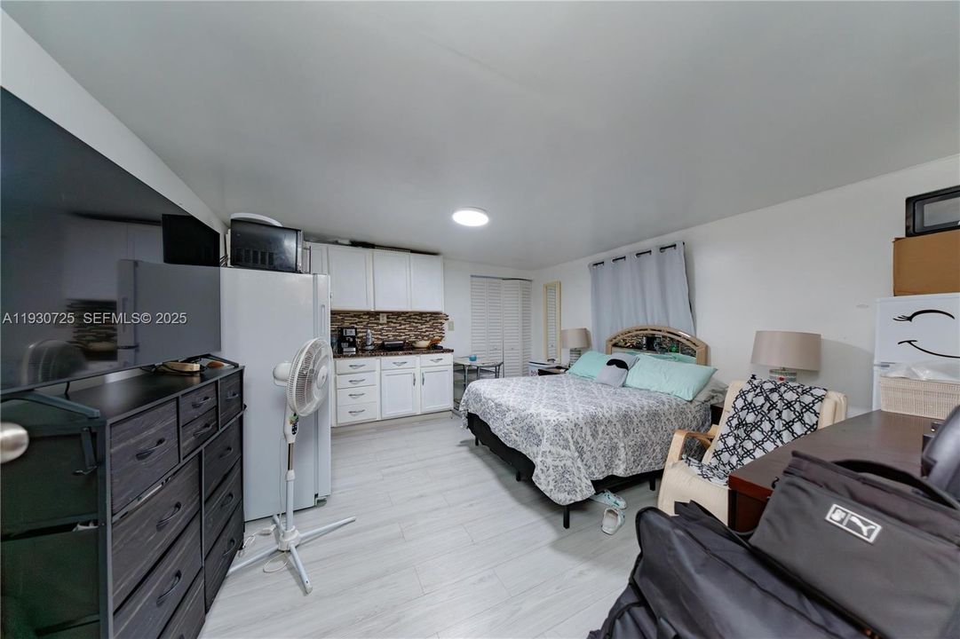 На продажу: $699,999 (4 спален, 4 ванн, 1824 Квадратных фут)