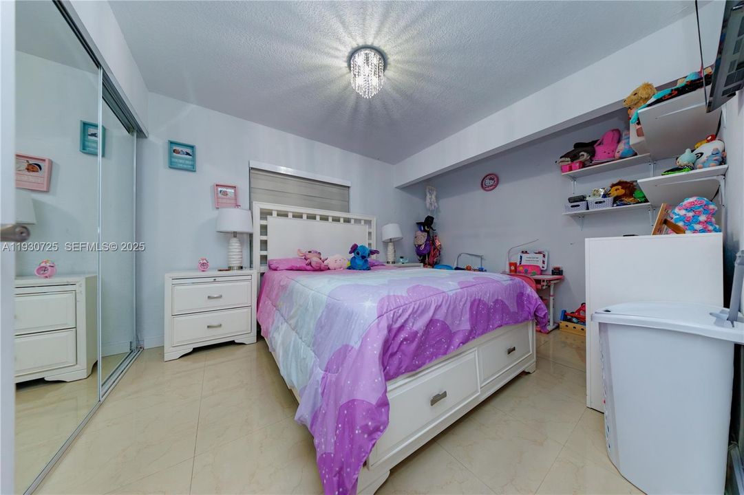 На продажу: $699,999 (4 спален, 4 ванн, 1824 Квадратных фут)