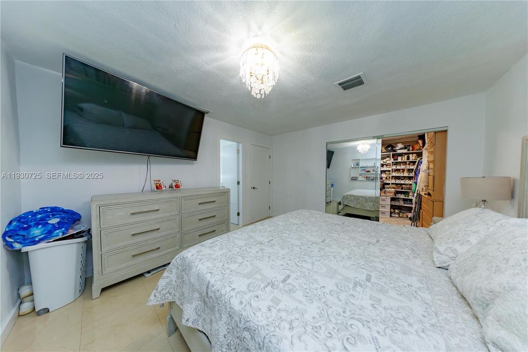 На продажу: $699,999 (4 спален, 4 ванн, 1824 Квадратных фут)