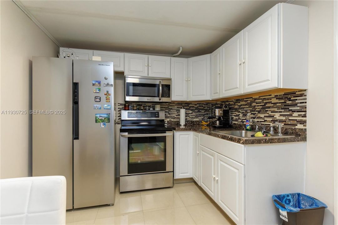 На продажу: $699,999 (4 спален, 4 ванн, 1824 Квадратных фут)