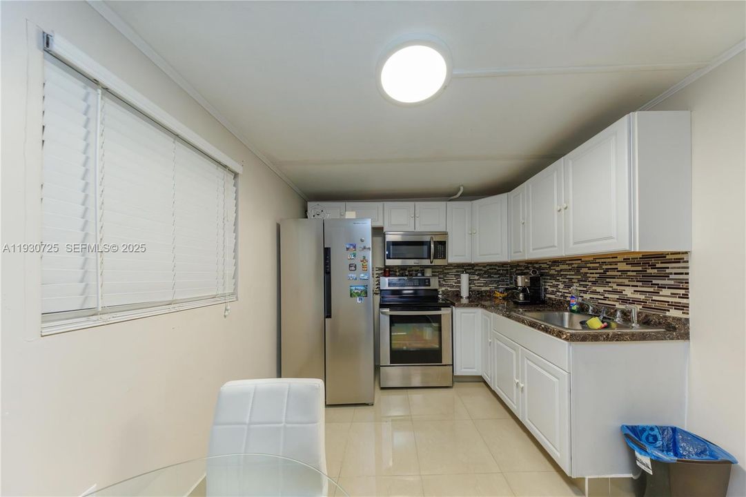 На продажу: $699,999 (4 спален, 4 ванн, 1824 Квадратных фут)