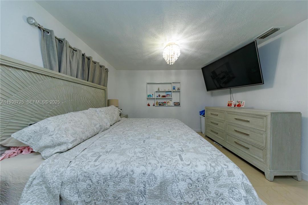 На продажу: $699,999 (4 спален, 4 ванн, 1824 Квадратных фут)