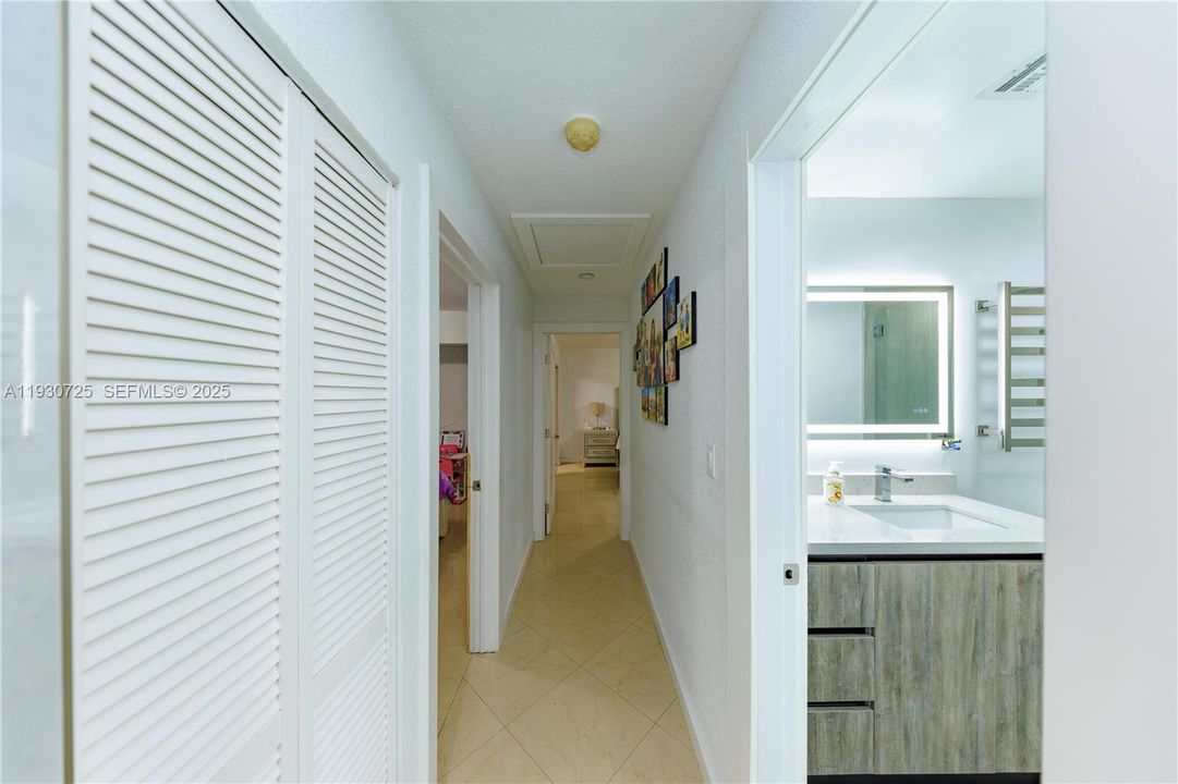 На продажу: $699,999 (4 спален, 4 ванн, 1824 Квадратных фут)