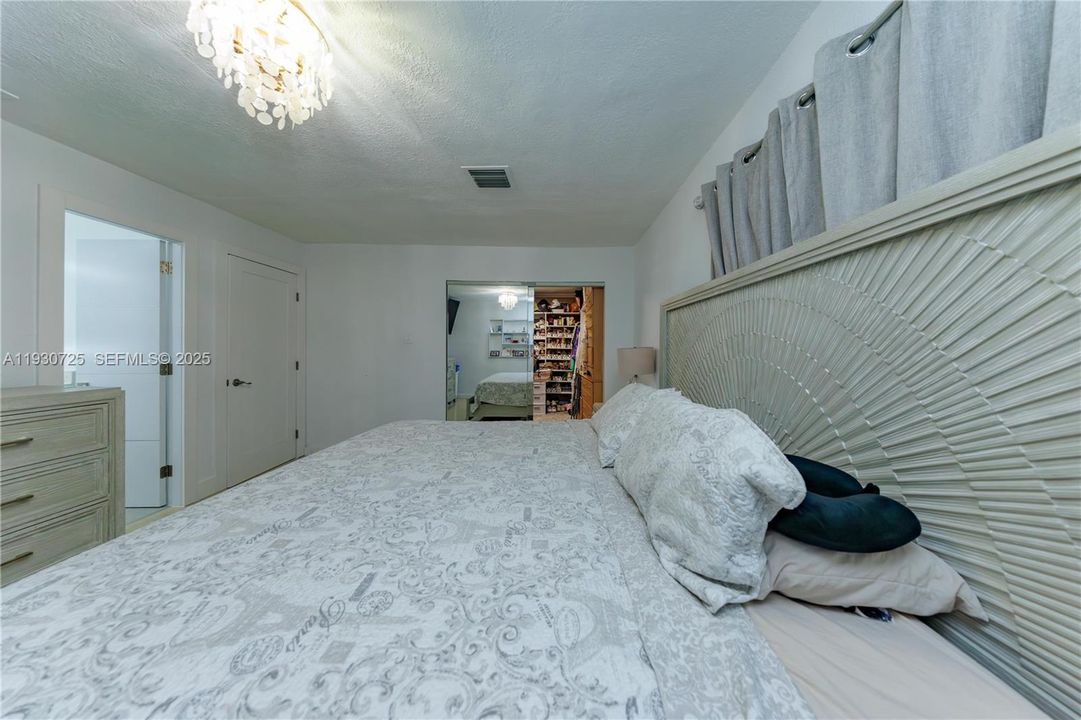 На продажу: $699,999 (4 спален, 4 ванн, 1824 Квадратных фут)