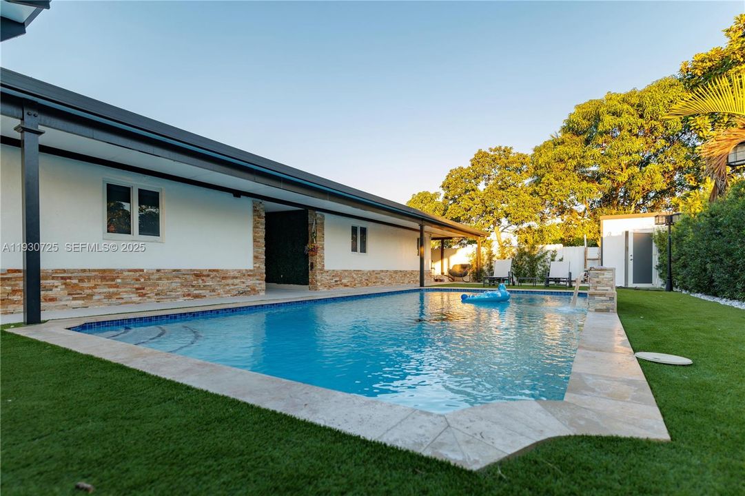 На продажу: $699,999 (4 спален, 4 ванн, 1824 Квадратных фут)