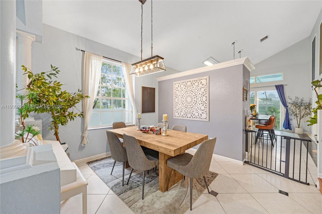 For Sale: $815,000 (4 beds, 3 baths, 2965 Square Feet)